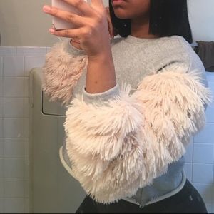 FUR SLEEVE TOP